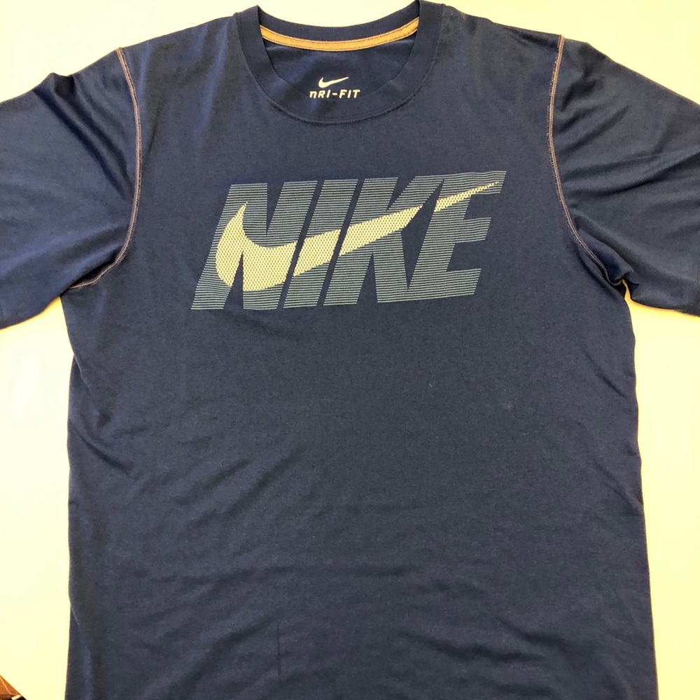 Men’s Blue Nike shirt